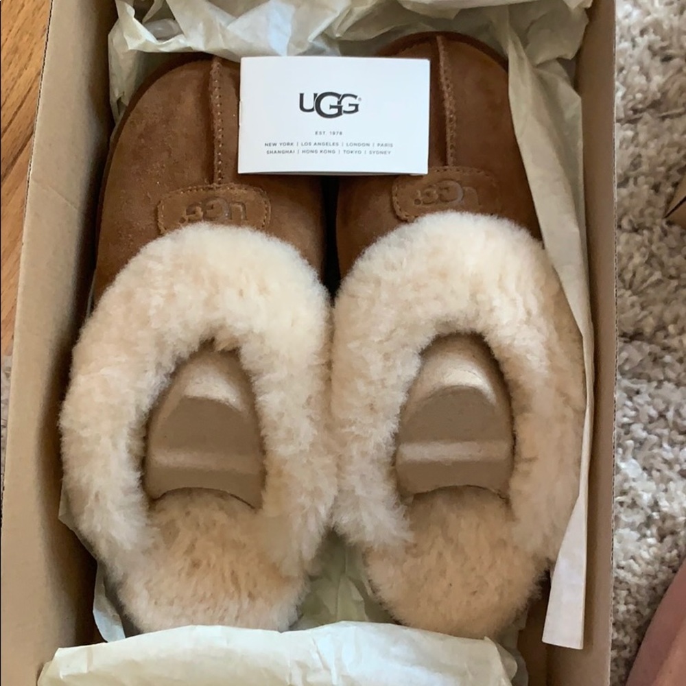 Brand new slip on uggs